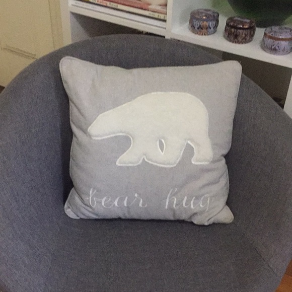 CUSHION + INSERT POLAR BEAR HUG GREY | embroidery - Picture 8 of 10